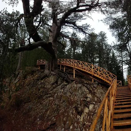 Ξενοδοχείο με διαμερίσματα 500м. от лифта сладък дом в белведере комплекс 4*