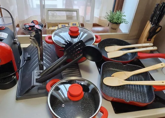 Ξενοδοχείο με διαμερίσματα 500м. от лифта сладък дом в белведере комплекс 4*