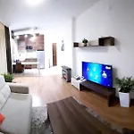 Aparthotel 500м. от лифта сладък дом в белведере комплекс 4*