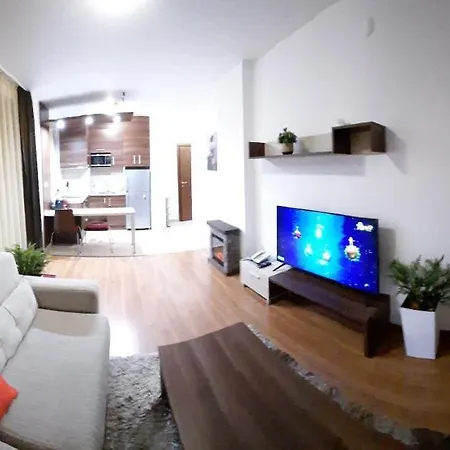 Aparthotel 500м. от лифта сладък дом в белведере комплекс 4*